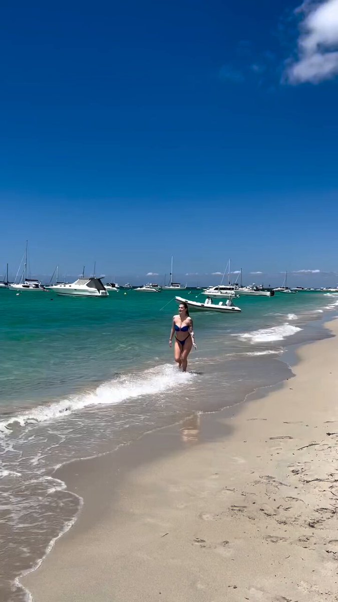 海滩比基尼辣妹热辣奔跑 翘臀晃动诱惑无限