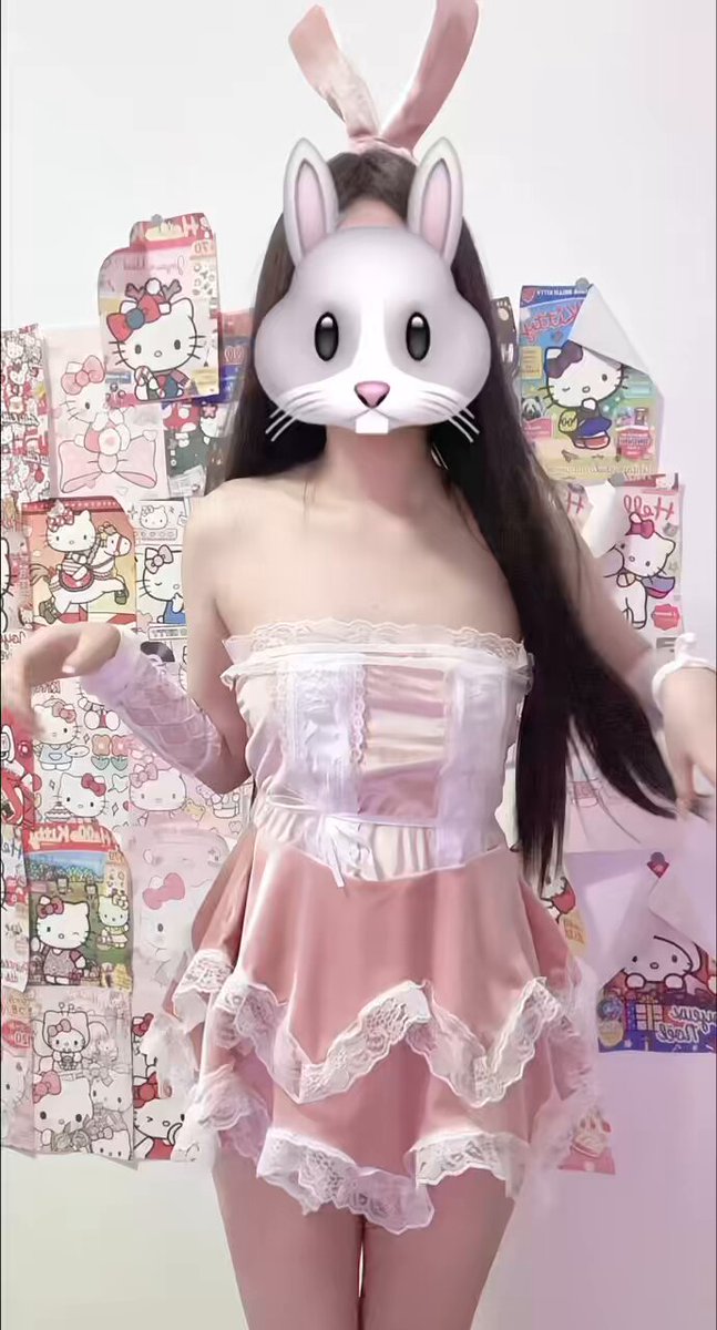 兔女郎裸乳诱惑！粉嫩Hello Kitty房间自摸狂欢