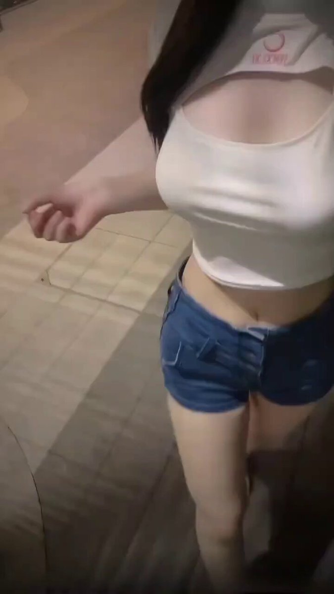 竹心推荐💕
坐标📍：#上海 
05  85  168 🐻C
性格开朗活泼、跟我在一起会很开心  让你有女友的感觉❤️床上服务拉满 

素颜跟化妆没什么区别，配合程...