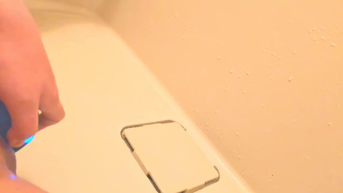 浴缸边疯狂射精！白浊精液喷洒四溅超刺激