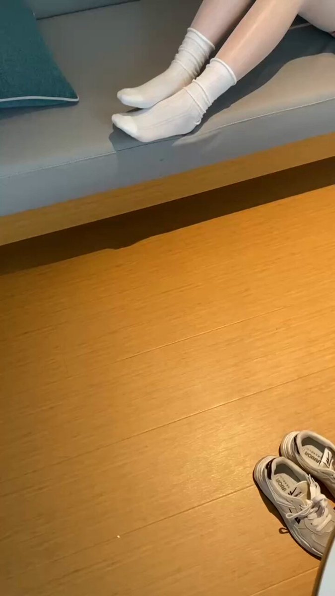 White-Stocking Legs Clamp the Cock! Stockinged Feet Frenzied Stroking to Orgasm and Ejaculation