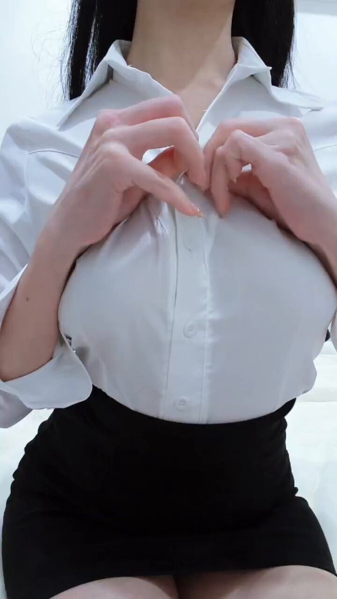 有男朋友的都去做爱了，我自己在家玩冷冰冰的小玩具，有没有男菩萨快来救救我吧，狠狠的侮辱我吧😋 