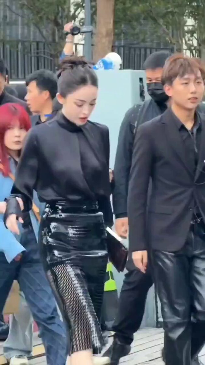 Sexy female star in black sheer outfit — street snaps, large breasts glimpsed and overflowing with temptation!