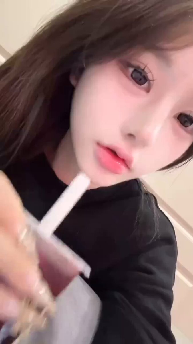 #上海
全部本人真实生活自拍和资料 无任何水分
顶级纯欲天花板 童颜巨rua🐰
性格超级好 小女朋友感觉～
• 165cm/🐻真D. 90斤 05年 天然白虎
•🉑️舌...