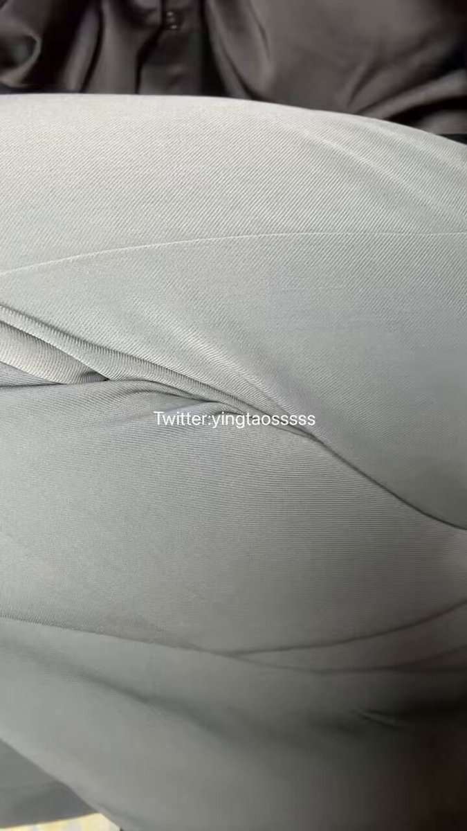 脚??汗打湿的裤里臭肉丝，还下过雨更加潮湿更加酸臭了，穿着居家拖鞋被女神臭丝脚??一点点羞辱熏喷?
(
(关注➕点赞➕转发➕评论抽奖送照片)



 