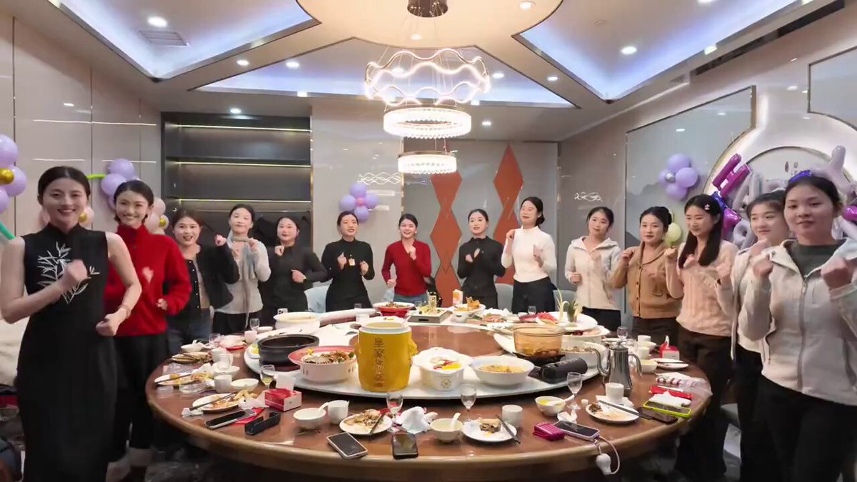 Company hotties' wild group sex party! Twerking and jiggling breasts around the round table