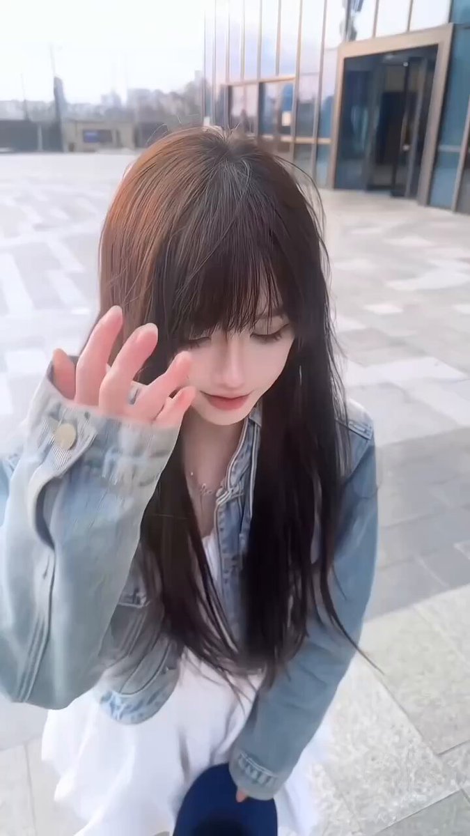 Estudiante de la Universidad Normal de Shanghai #上海, trabajo ocasional a tiempo parcial, por favor haga una cita con medio día de antic...