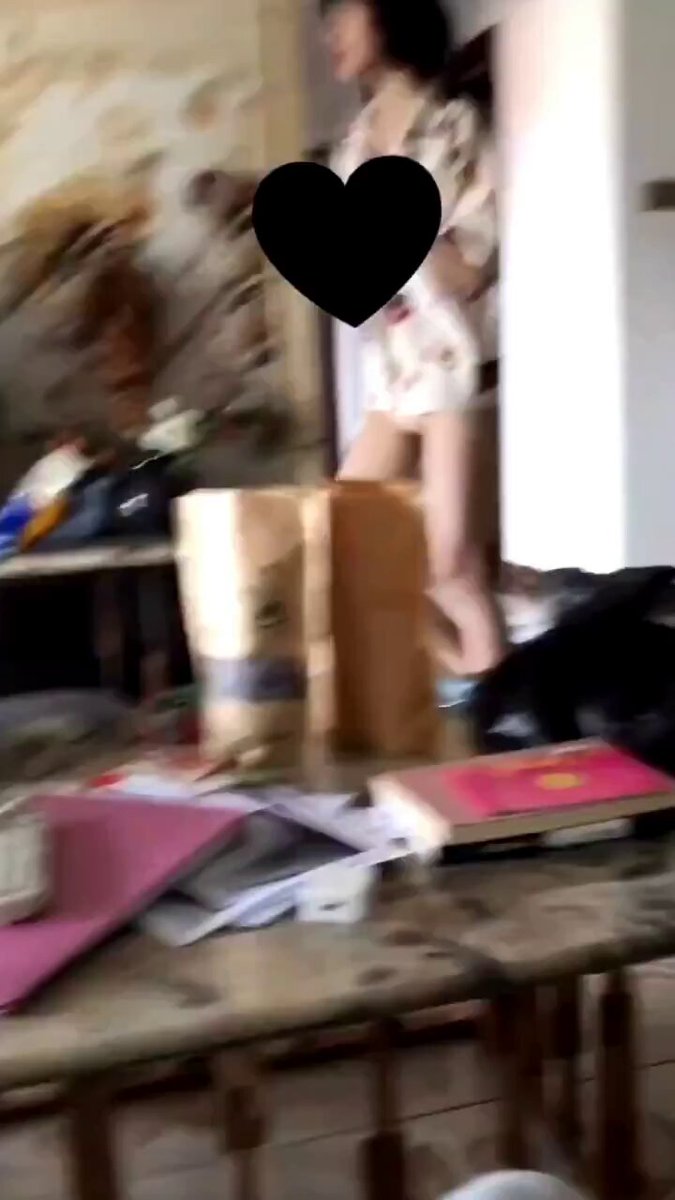 Oh, kamu lagi masturbasi dan main hp😂😂 Ibu telpon, kamu muncrat di sekujur tubuhku. Inses kakak beradik asli. Orang tua lagi nggak di r...