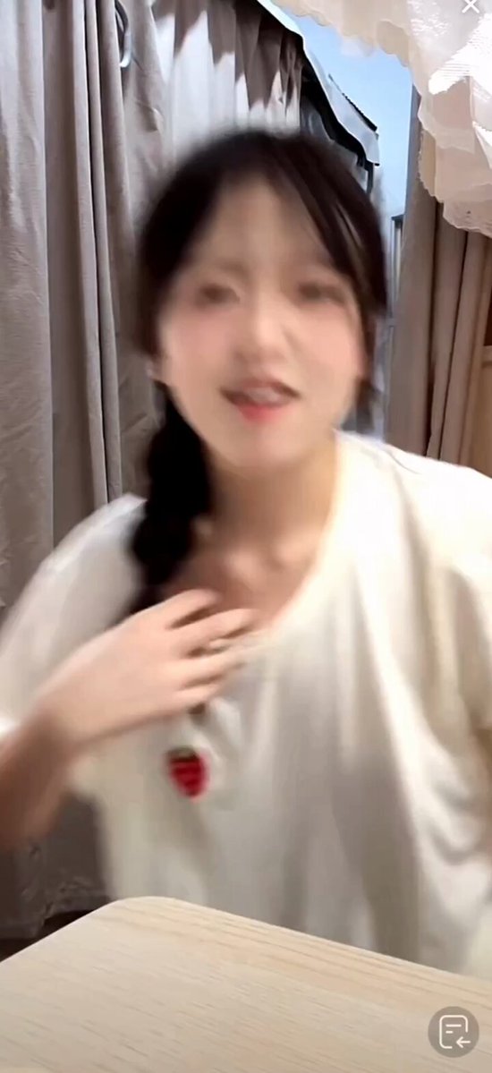 马尾美女扭臀撩裙超诱惑！123av.fun独家热辣视频