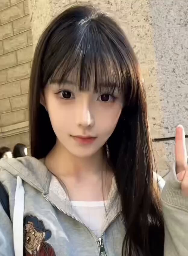 深圳   极品甜妹天花板
173D真🐻95斤
05年（可查sfz）
上下粉
全身雪白无纹身疤痕
女友感十足哦~

🐧：1520525580

🛰️：xiao1477258369000

✈️在线...