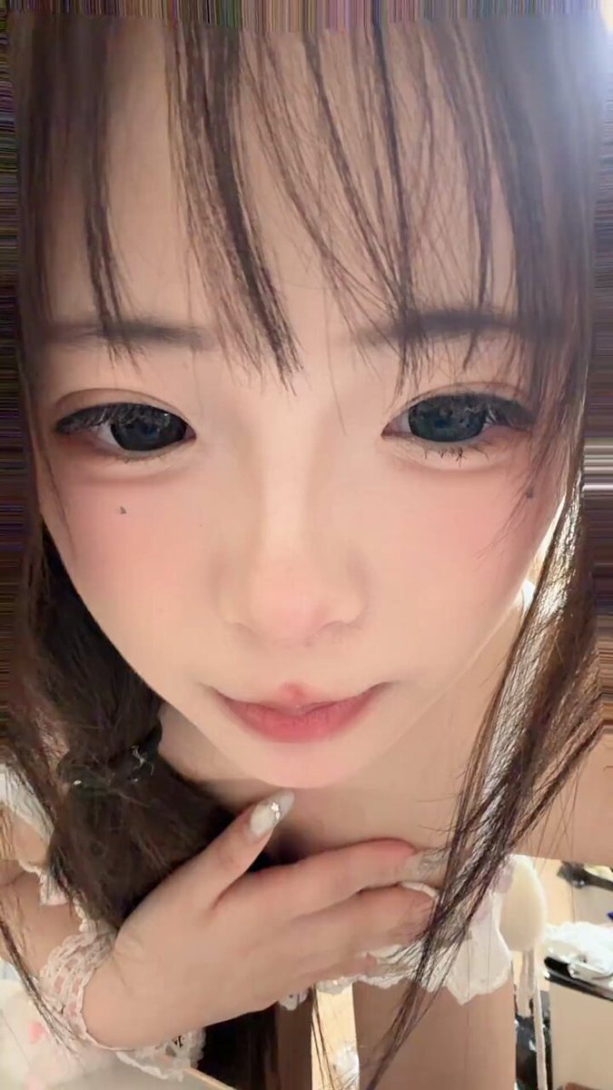 可爱刘海妹子兔女郎装诱惑自拍，细腰翘臀超性感！