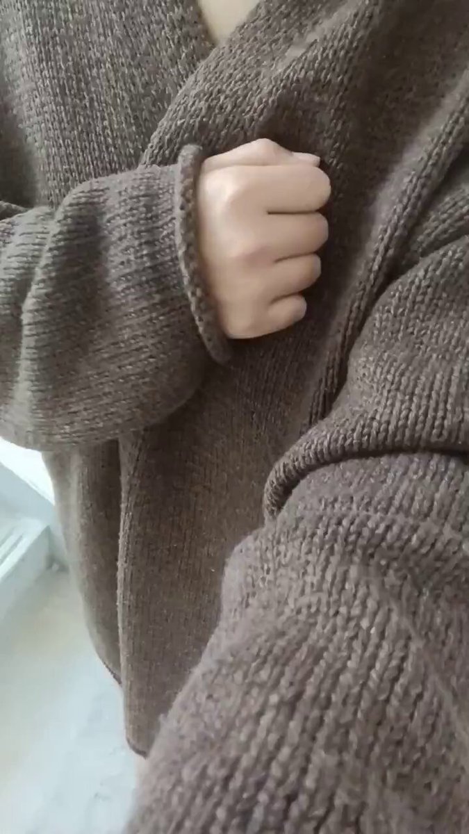 巨乳美女の乳首クランプと鈴で誘惑 揺れる自撮り