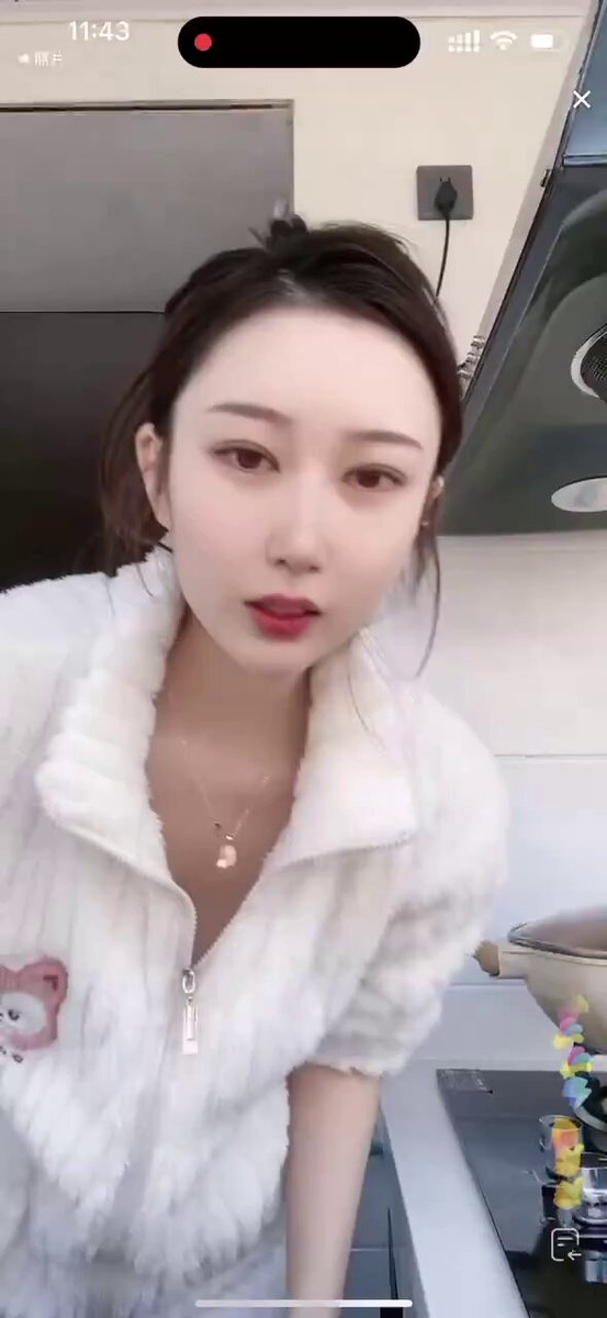 人妻家中寂寞，快手真空直播 