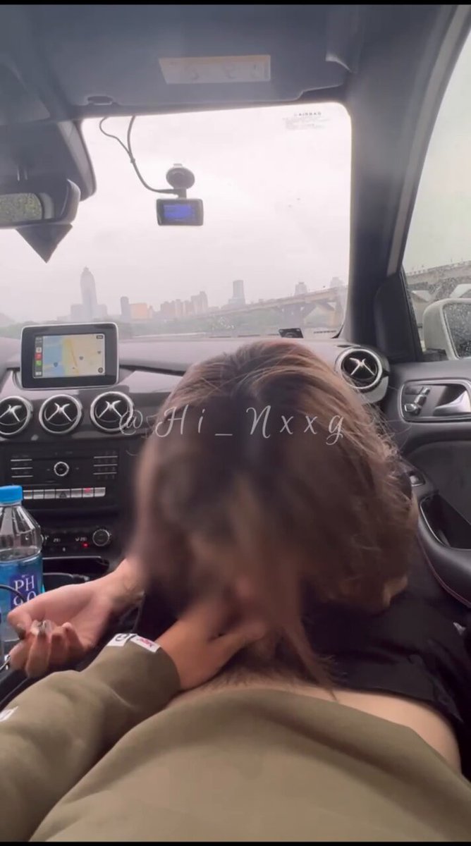 跟粉丝约吃早餐没想到是在人来人往的河滨公园吃肉棒当早餐啊 