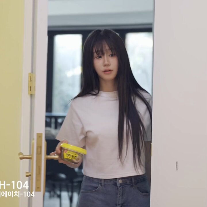 Long-haired beauty tempts at the door, wild riding climax on the bed! 123av.fun exclusive busty nude play