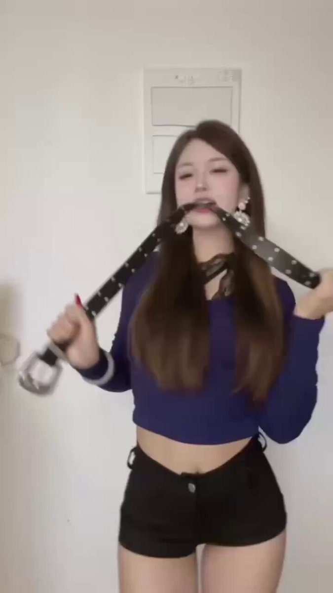 🇨🇳Localização: Chengdu, Sichuan📝Atributos Bônus: Excelente flexibilidade😍Aberturas imbatíveis🤤 👇Código Exclusivo para Meninas: 202511...