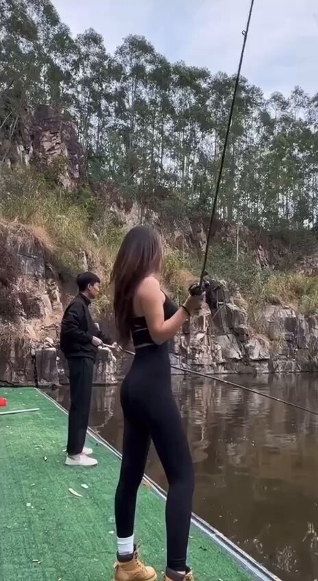 I just asked you to move aside, there's no need to make such a big deal out of it! 