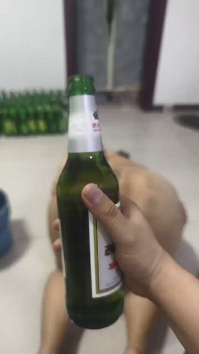 ビール瓶でむっちり尻のエロ穴を激しく突く！究極の自虐オーガズムで潮吹き