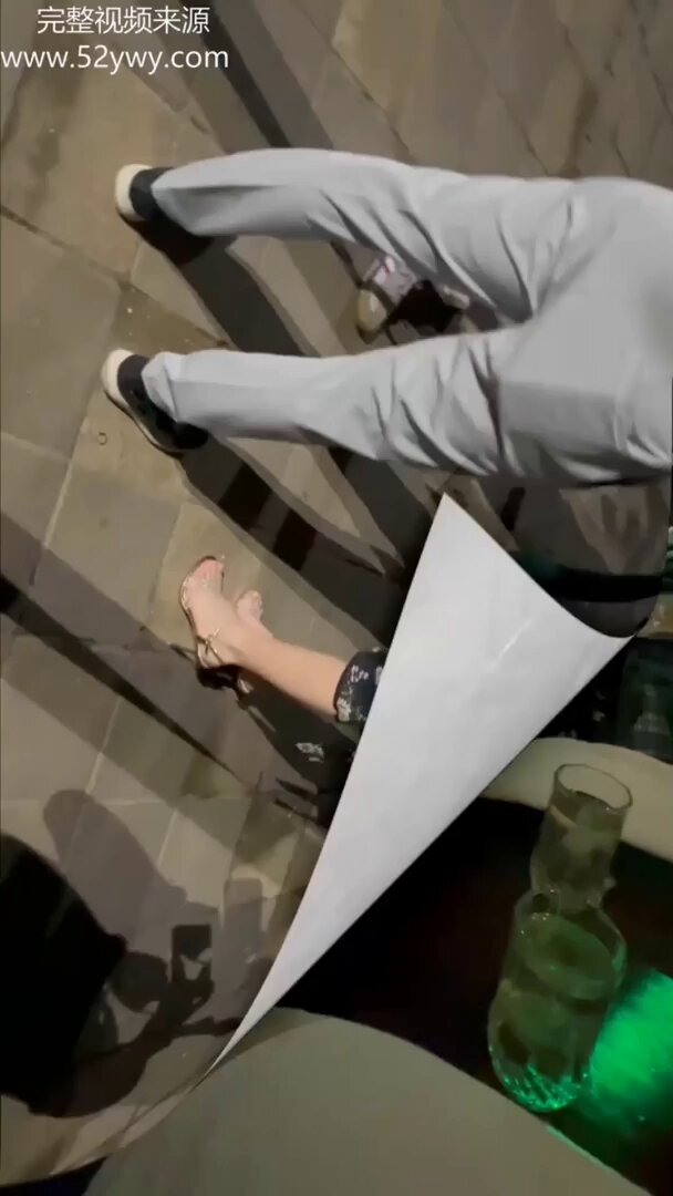 【TonyJ和贝贝第五弹】顶级露出无视走光疯狂极限露出，勇敢挑战极限露出，户外啪啪等。

💐完整视频已上传主页置顶电报群 
