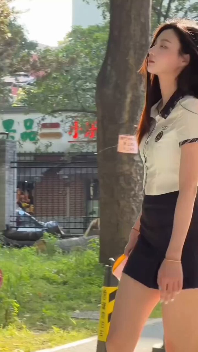 Bắc Kinh 🐟 #Park1872 Meow Meow 5️⃣ Top 5 Học viện khiêu vũ Bắc Kinh thực sự • Tuổi: 03 (Có thẻ sinh viên) • Chiều cao: 175cm • Cân nặng:...