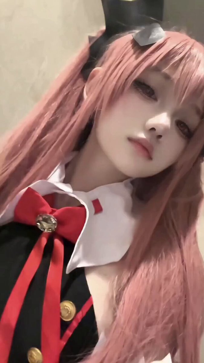 #Shanghai🦜 162cm/🐻C. 82kg. Født i 2006 (har nettopp mistet jomfrudommen). Superrosa og hvit med en smal åpning i kjønnshårsområdet. Ekt...