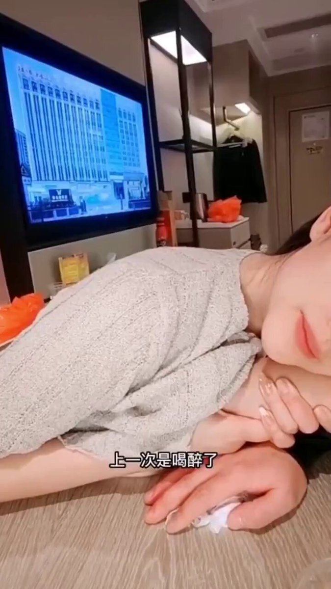 上次喝醉了擦我菊花了，姐夫你摸我的时候就好舒服，正常男人哪能拒绝这种诱惑🥰🥰奈何姐夫是个妻管严，迟迟不敢放倒小姨子，但小姨子一次又一次的...
