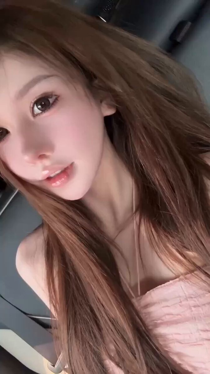 #상하이 라미 키/176cm, 맨발 몸무게/97kg 가슴둘레/D 211cm 미술 전공, 파트타임 프린트 모델. 온화하고 열정적이며 쾌활한 성격. 문신 없음 (육...