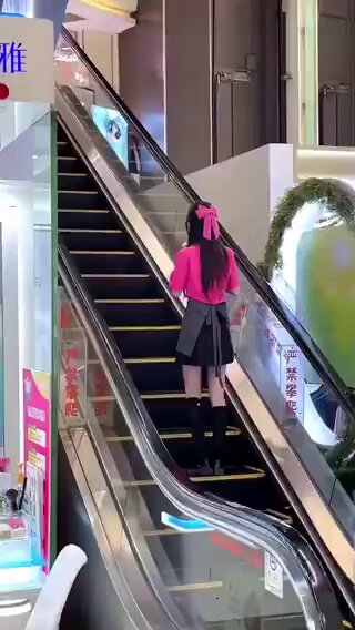 Did McDonald&#39;s new uniforms make the old perverts&#39; hearts flutter? 