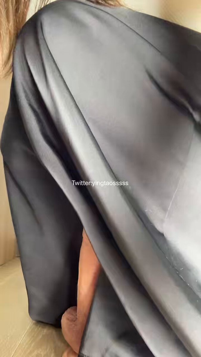 美脚女神丝袜高跟踩踏巨屌狂欢！脚交射精超诱惑