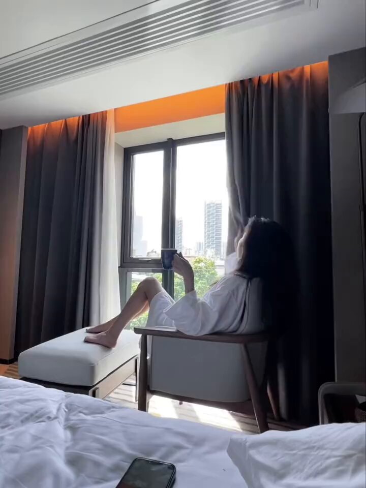 順利又充實滿足的一次小出差已經踏上回家的路了✌️ 