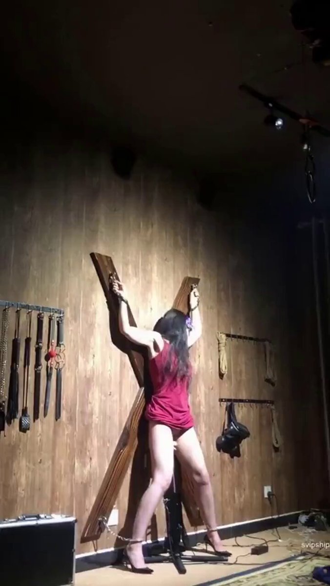 Primeira experiência de uma mulher casada com tortura em forma de X e treinamento com máquina wataa