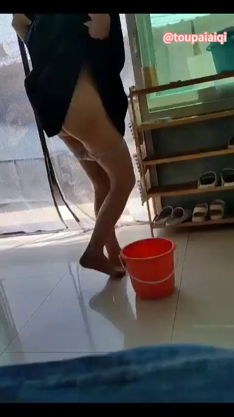 Big-Butt Beauty Perches by the Bucket, Lifts Her Rear! Black Dress Wardrobe Malfunction Exposes Her Anus — Super Tempting