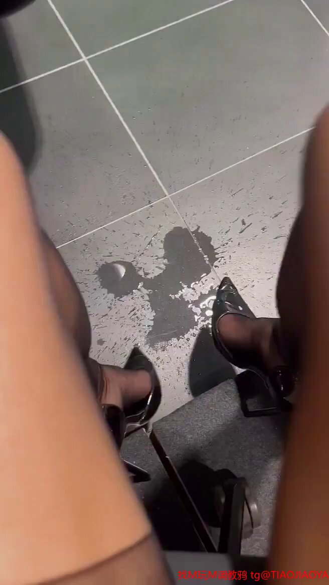 Airport Filthy Liquid Splash! Black-Stockinged High Heels Trample Semen Stains — Lewd Scene