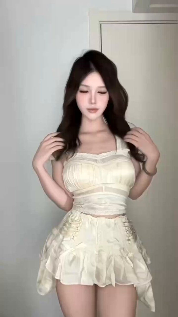 Club de Citas para Grupos de Chicas: ✈: Wuhan, Hubei. Características: Estudiantes universitarias ~ Belleza pura ~ Cintura delgada ~ Reco...