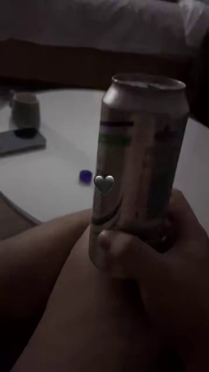 ビール缶足コキの誘惑！生脚で挟んで激しく擦る絶頂