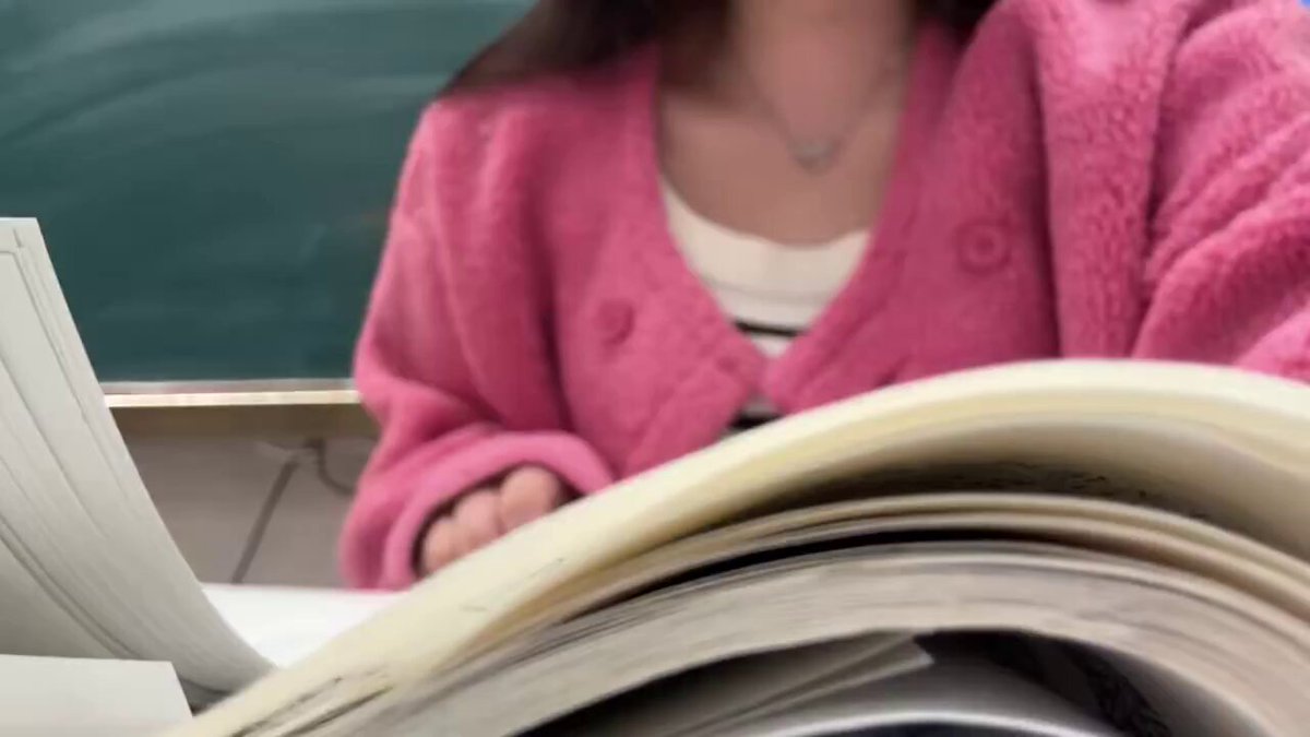 上了四节课了，今天的老师就是这样眯过来的 