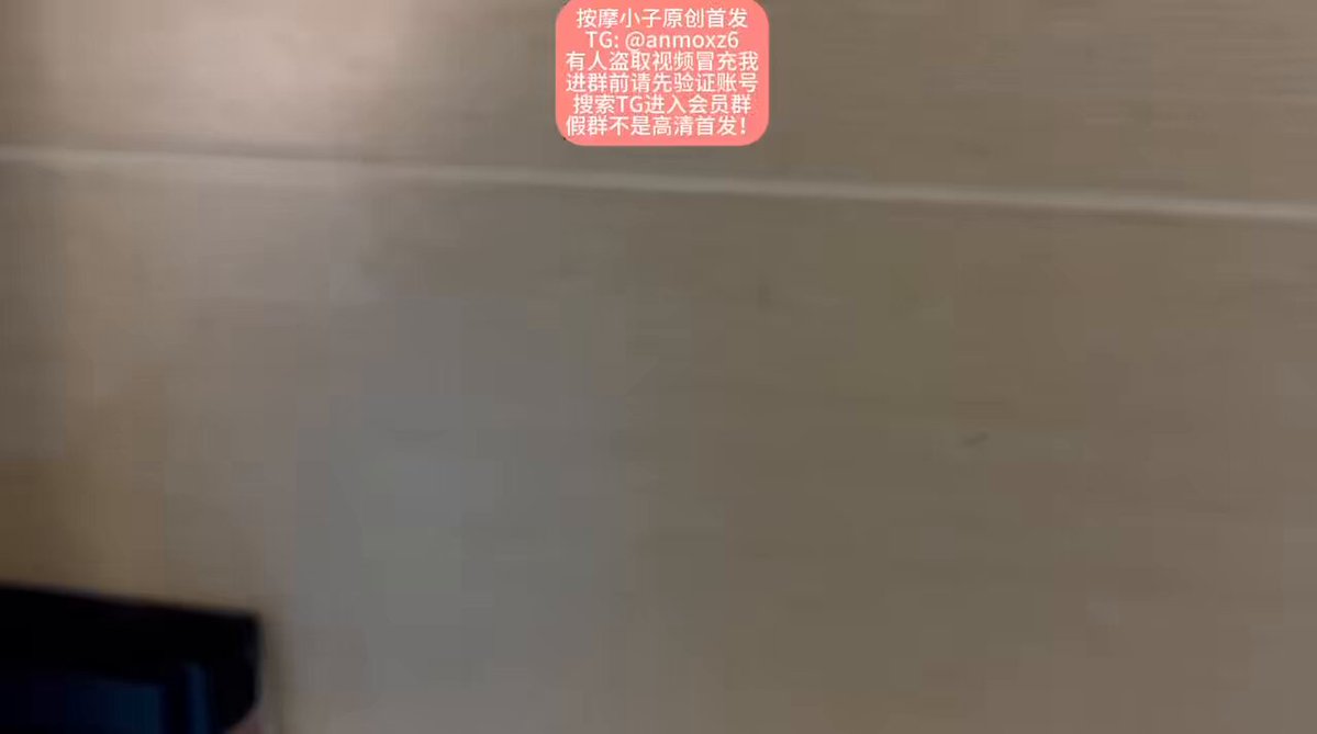 90后高颜值极品银行小姐姐做精油spa,背着男朋友出来放松,平时爱好跳舞,皮肤白嫩紧致,细腰肥臀极品身材,鲍鱼肥美汁水多,抱腿深喉口交,劈叉后...