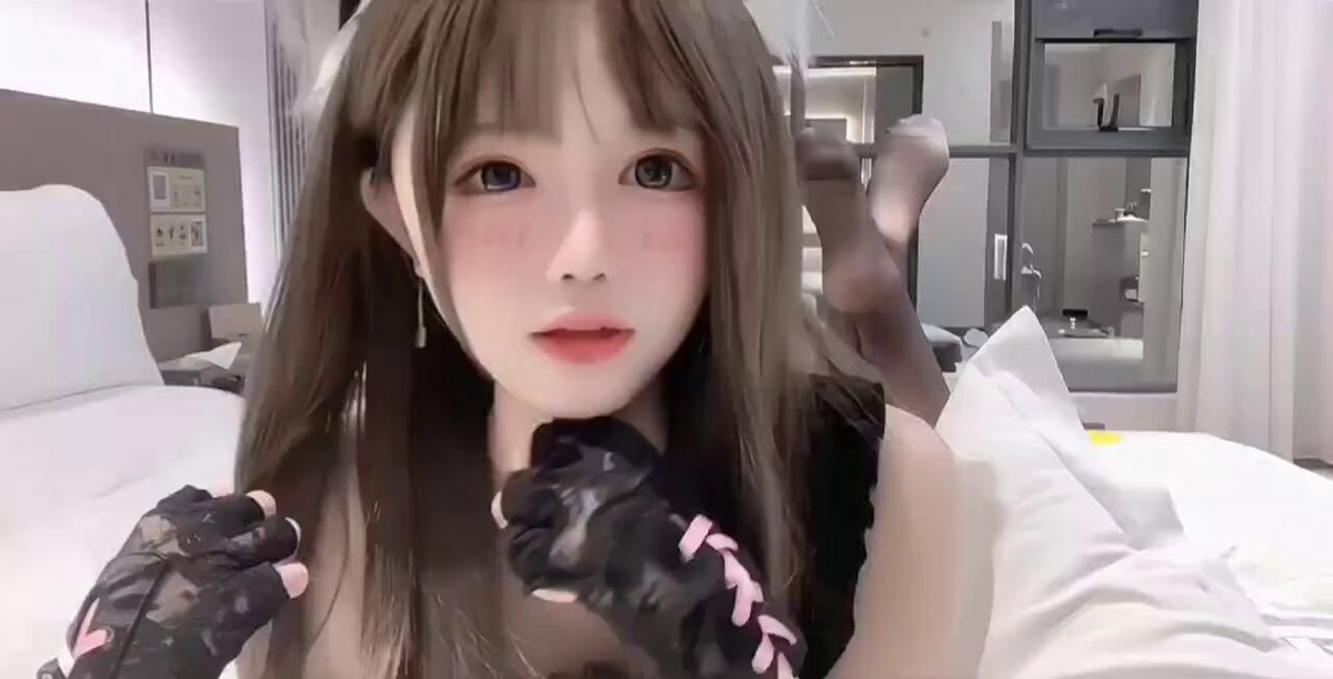 #南京 
天然白虎🐯洛丽塔JK学生💝网红
才毕业学生,JK制服
第一次下水,没做过,期待调教
温柔体贴,可爱乖巧,娇软甜腻
穿cosplay衣服/当面看抖音...