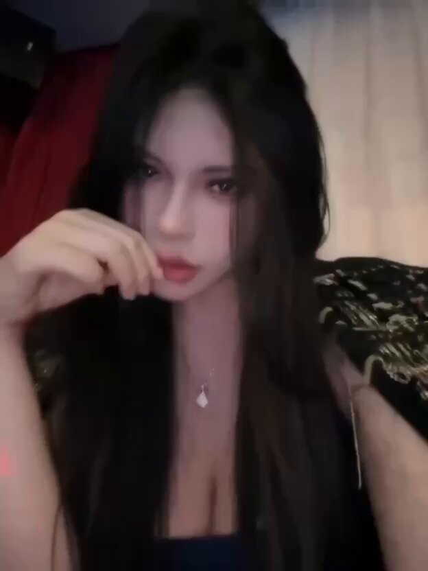 #상하이피트니스# 킴 카다시안의 탄탄한 엉덩이, 풍만한 가슴, 탄탄한 복근. 세련된 기질, 온화한 성격, 감미로운 목소리, 대조적인 섹시함. 날씬...