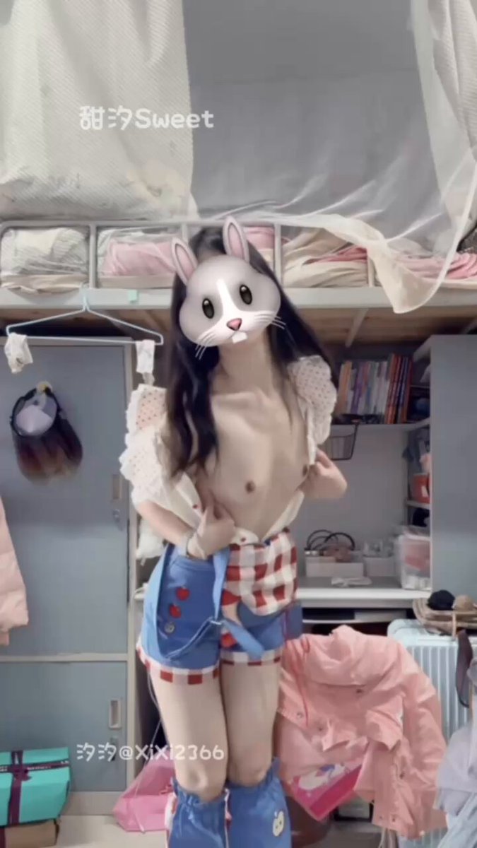 寮のバニーガール露出ショー！乳見せ＆腰振りで超誘惑