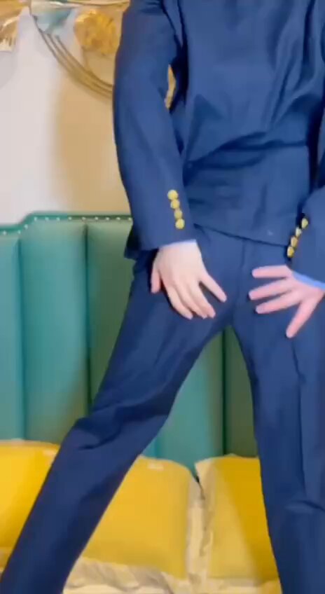 好久没有给粉丝发福利了,今天来福利啦
凡是关注我给此作品点赞评论666的,私信我领取完整裸舞视频~
我来看看有多少粉丝人想看沫沫