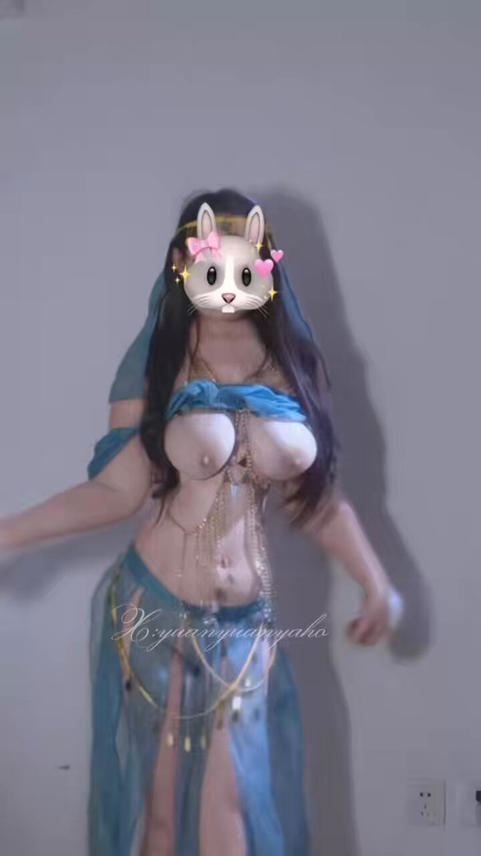 巨乳美女のベリーダンス誘惑！胸を露出して揺らし、腰を激しく振る