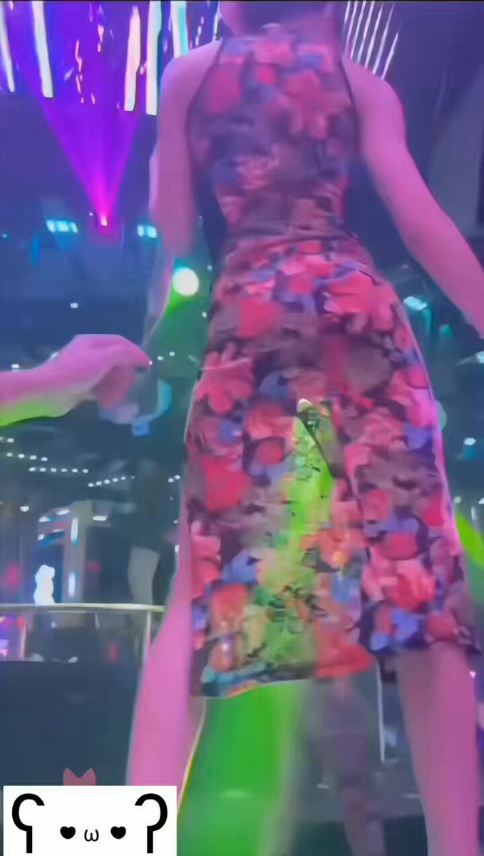 哈哈哈让你翘这么高 