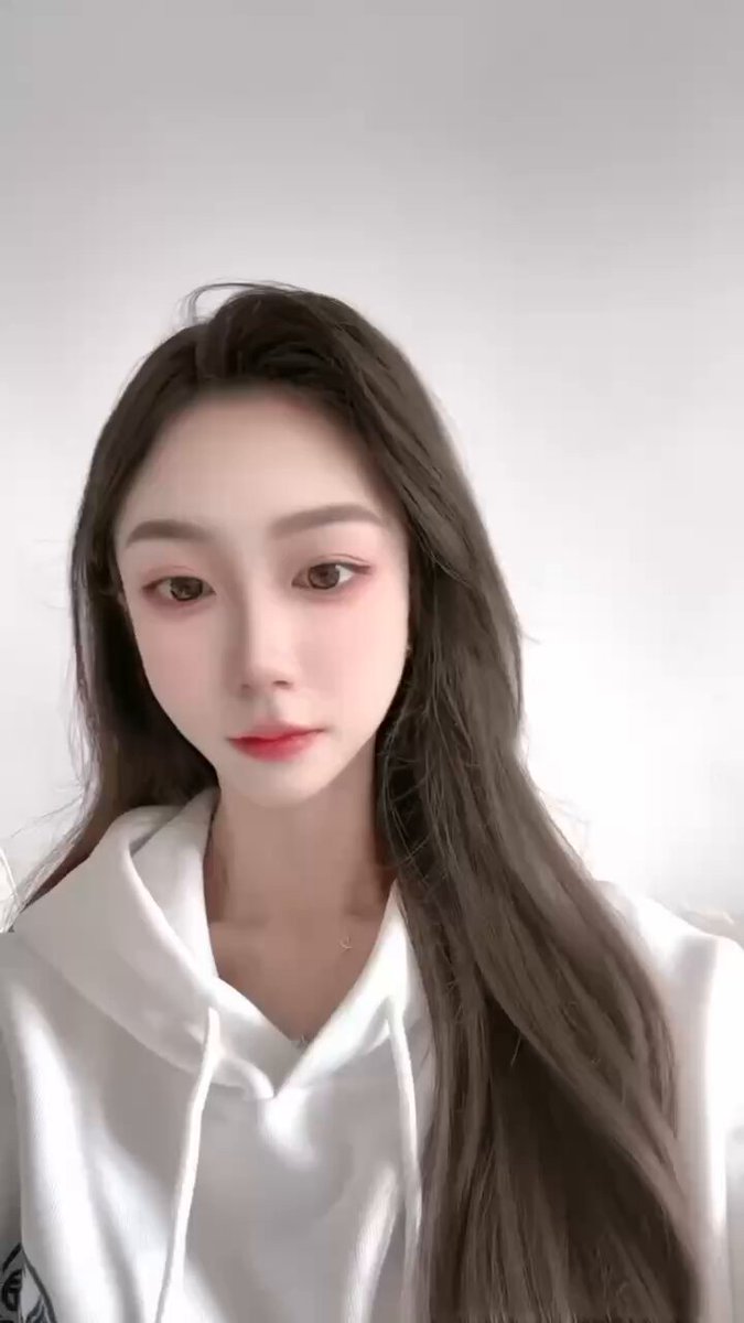 青岛极品白小纯 刚破C下氵只见素质课 
❖身高/ℎ?: 170
❖罩杯/???: c
❖体重/??: 46kg
❖年龄/05
? 粉氵多 全身雪白  声音勾魂  听声可射 

?：1810208...