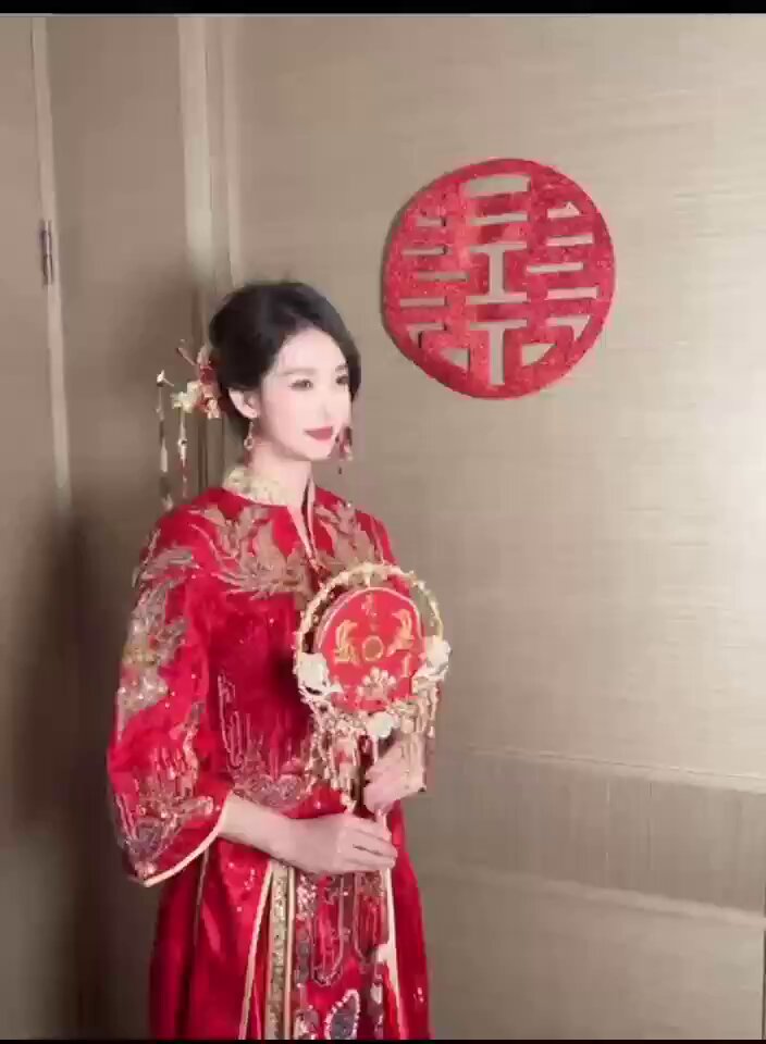 Mỗi ngày chúng tôi đều chia sẻ một video mà chúng tôi đã thu thập được với tư cách là một cặp đôi. Cổng cô dâu đang rất thịnh hành gần đâ...