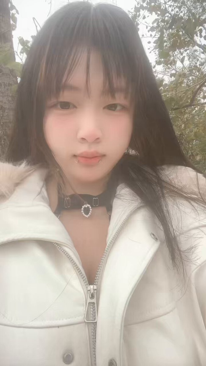 哥哥开门我是琪琪 露出
 


 