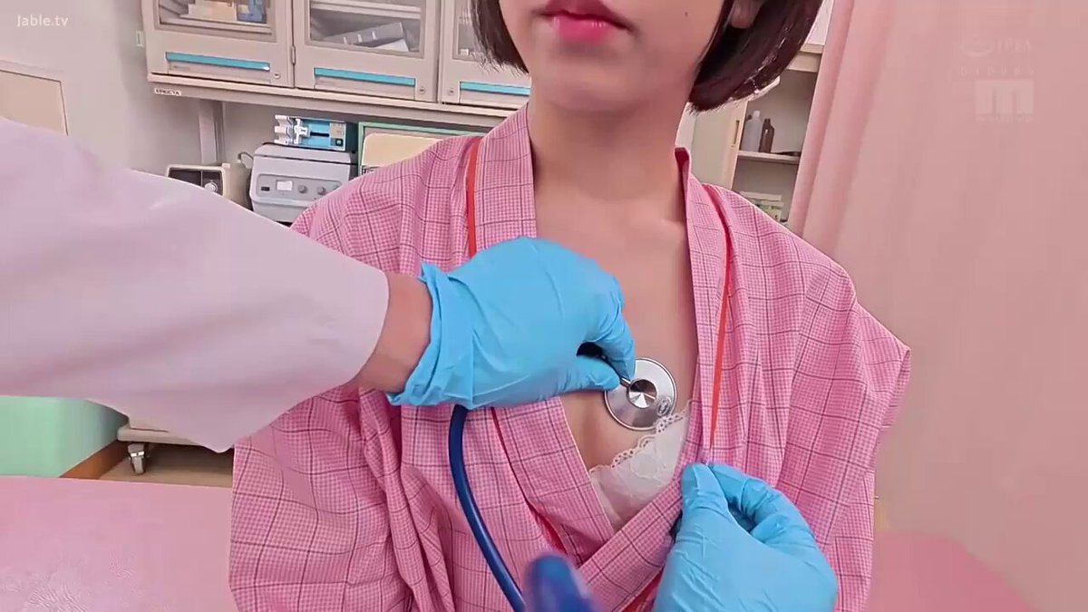 AV: เด็กหญิงถูกตรวจคลำทางเพศโดยไม่ได้เตือนล่วงหน้าระหว่างการตรวจร่างกายเข้าโรงเรียน 