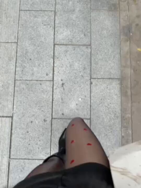 上午好呀宝子们
沉闷的行情虽然无聊
但是也可以聊聊天摸摸鱼的
不用精神紧绷挺好的 