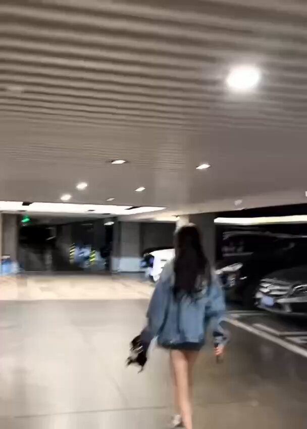 #Shanghai Jiawu Waiwan Zhou Yiyao🏎️ #Racing Model Ipinanganak noong 1999, 17653kg, Supermodel Figure, Long Legs, Abs, Qingdao Native. Mga...