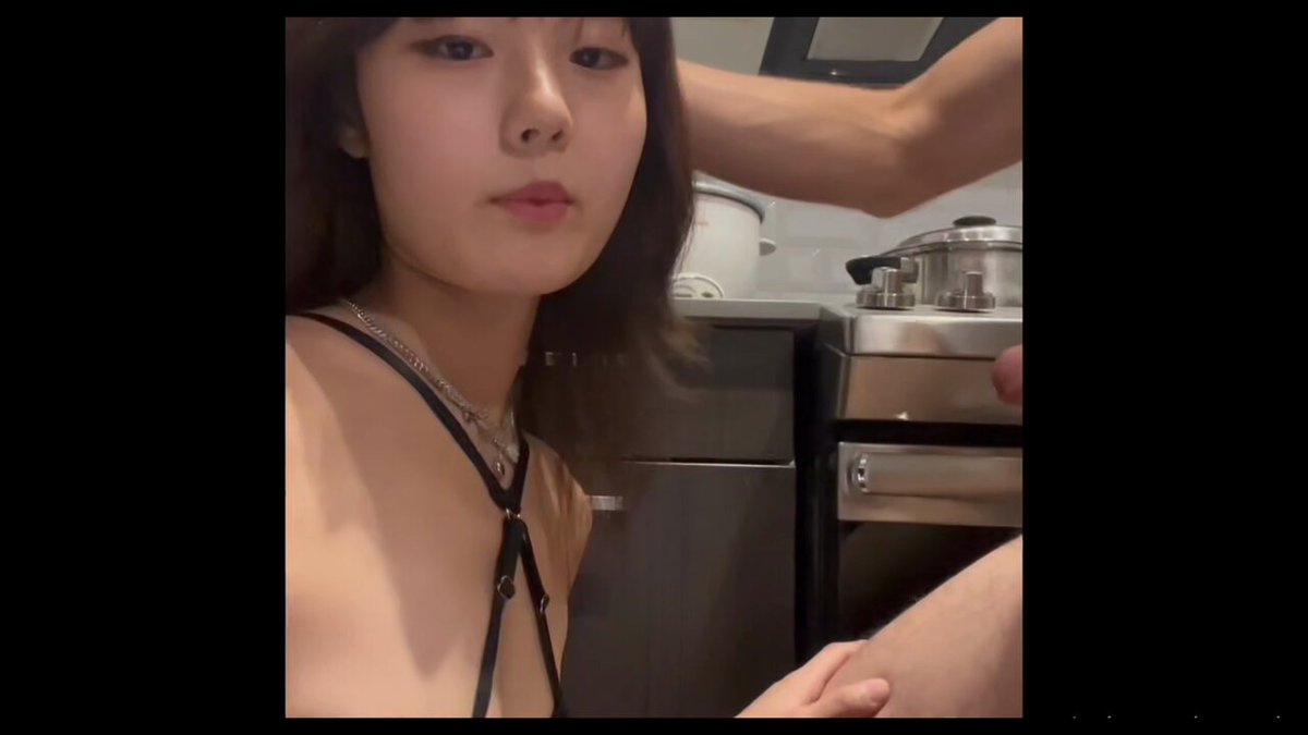 厨房猛男狂干性感美女！口爆深喉后入翘臀高潮喷水